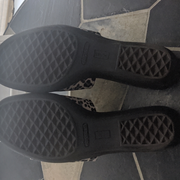 Shoes - Picture 2 of 4